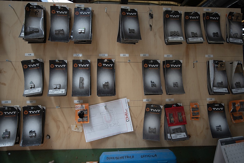 TWT pocket knives - 10